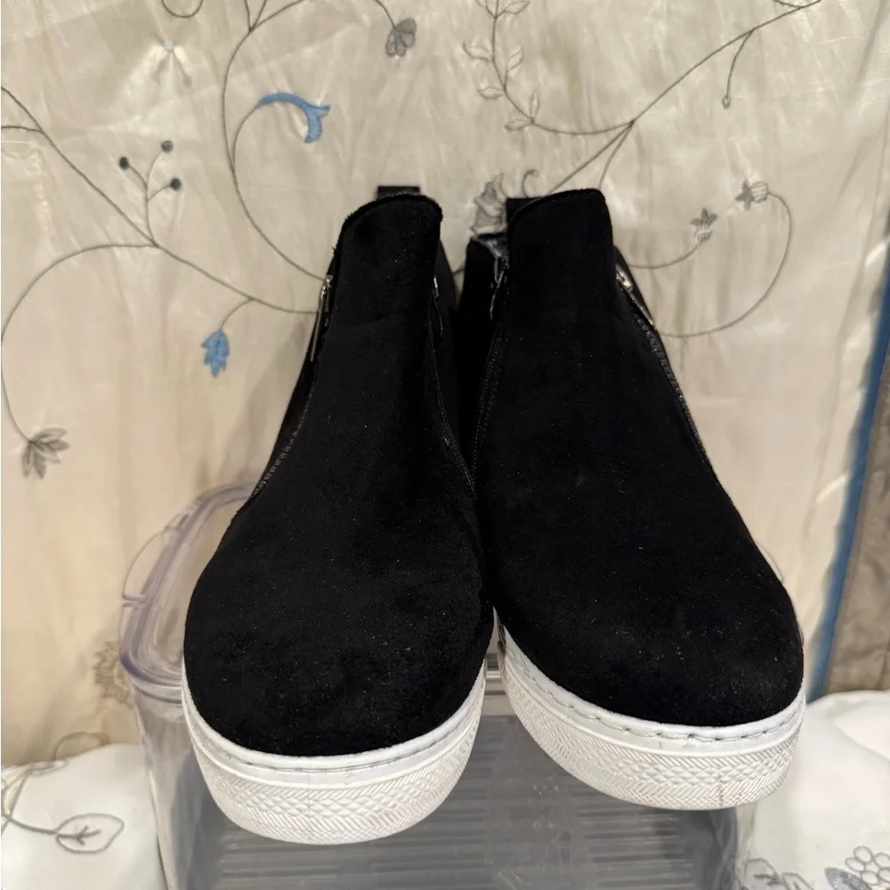 Rouge Black Wedge Sneakers